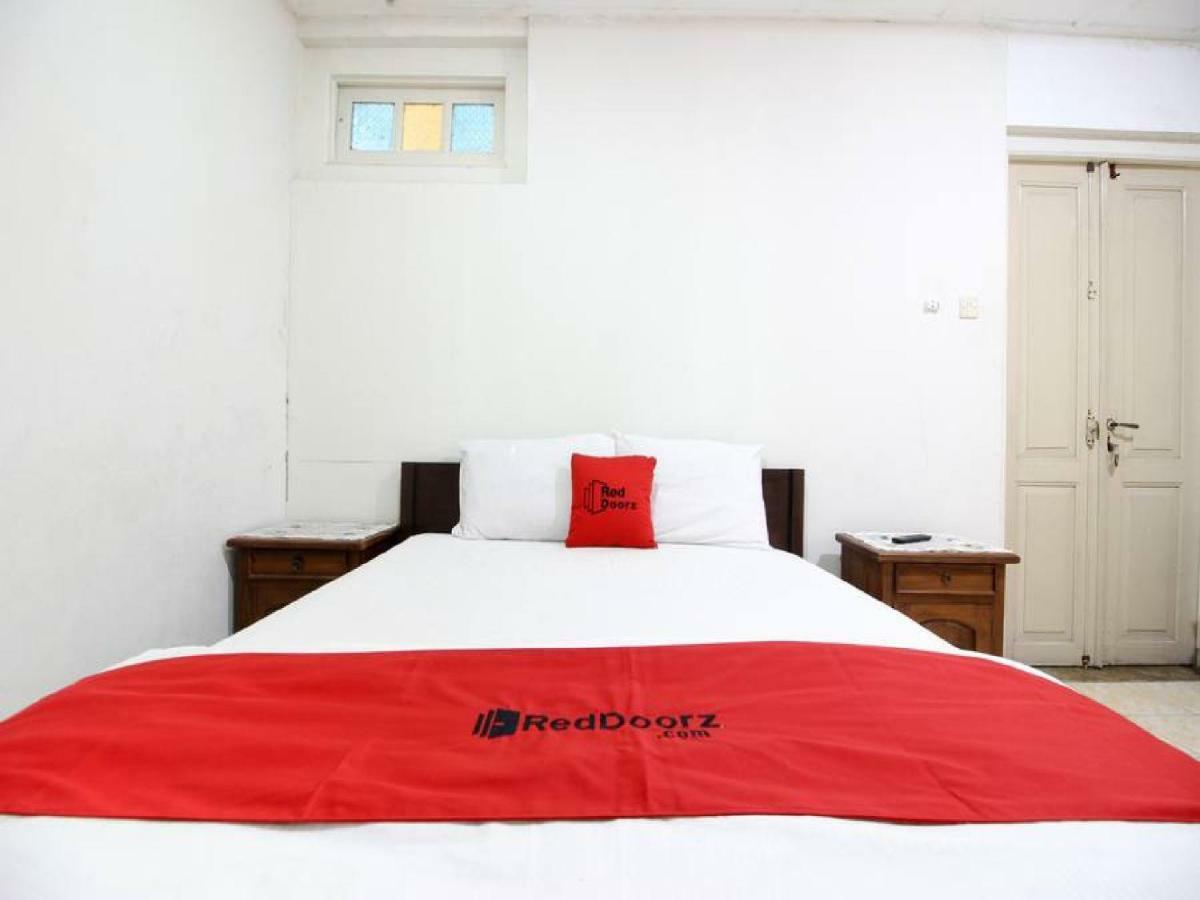 Hotel Reddoorz Syariah Near Wijilan Yogyakarta Exterior foto