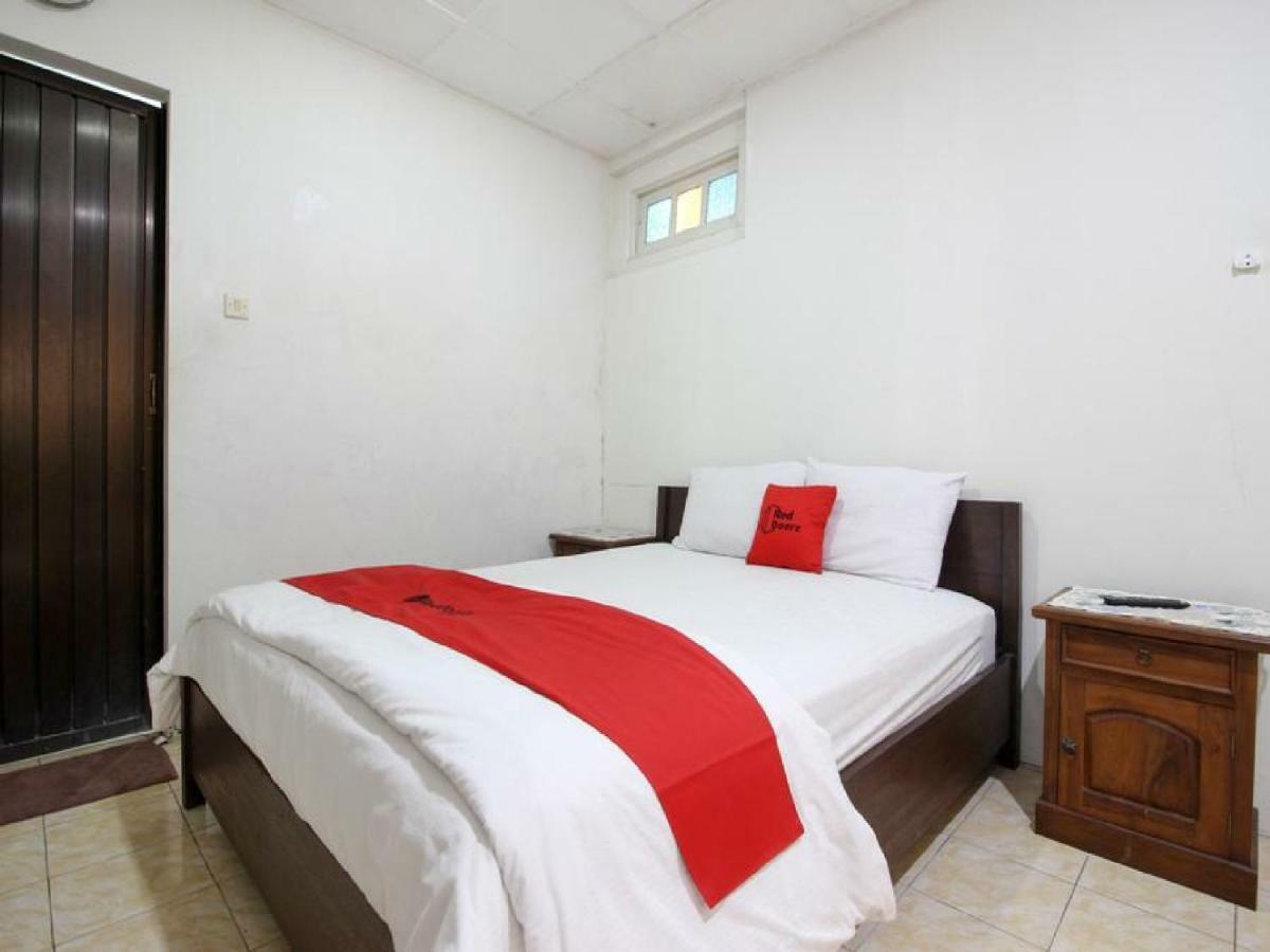 Hotel Reddoorz Syariah Near Wijilan Yogyakarta Exterior foto