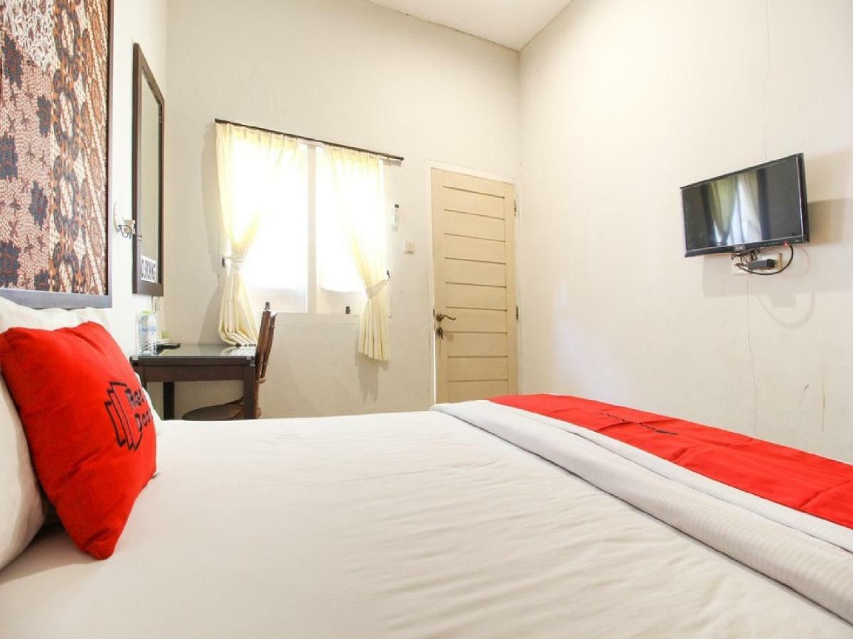 Hotel Reddoorz Syariah Near Wijilan Yogyakarta Exterior foto